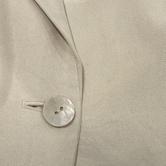 *HOST PICK* 100% Silk Blazer - Picture 16 of 16